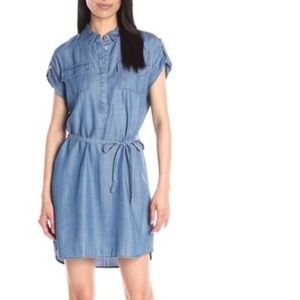 Denim dress, does not have belt.